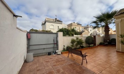 Resale - Villa - Torrevieja