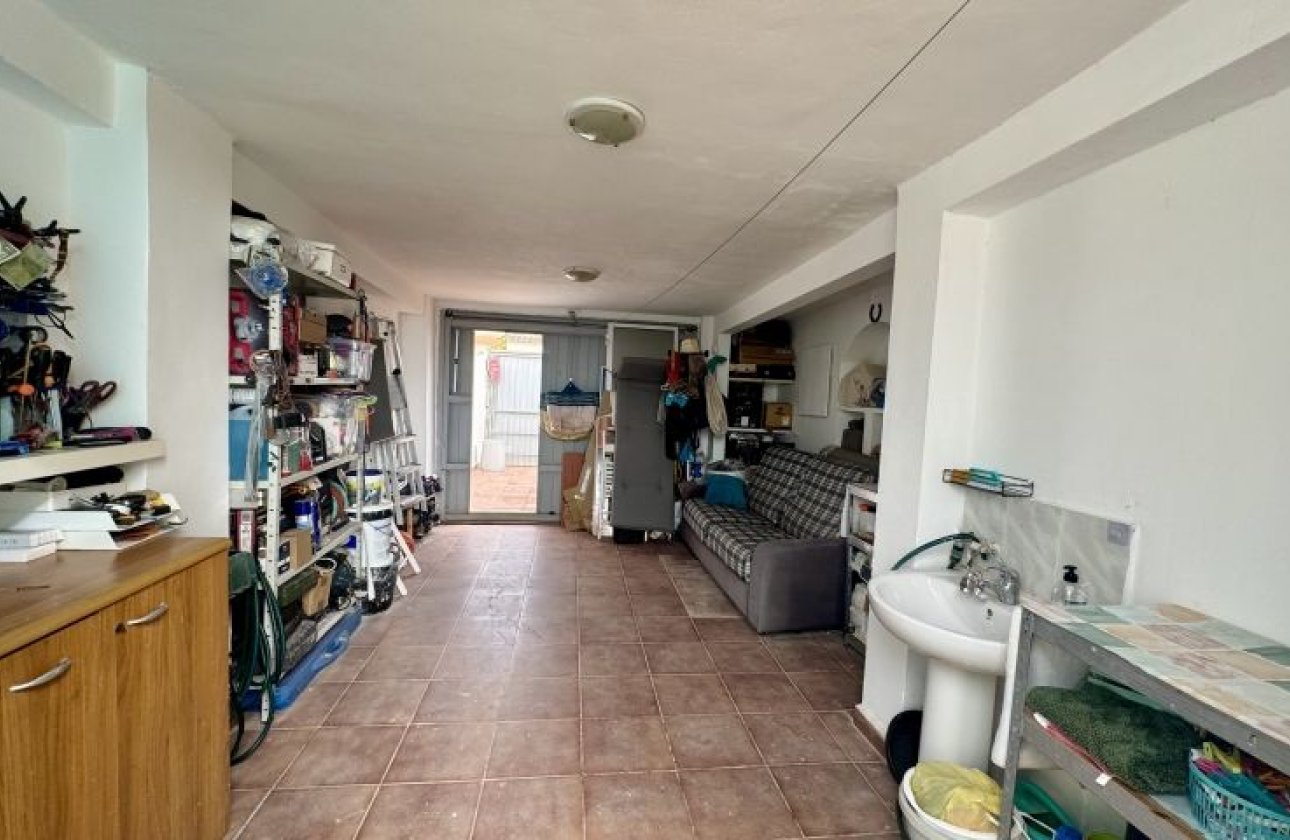 Resale - Villa - Torrevieja