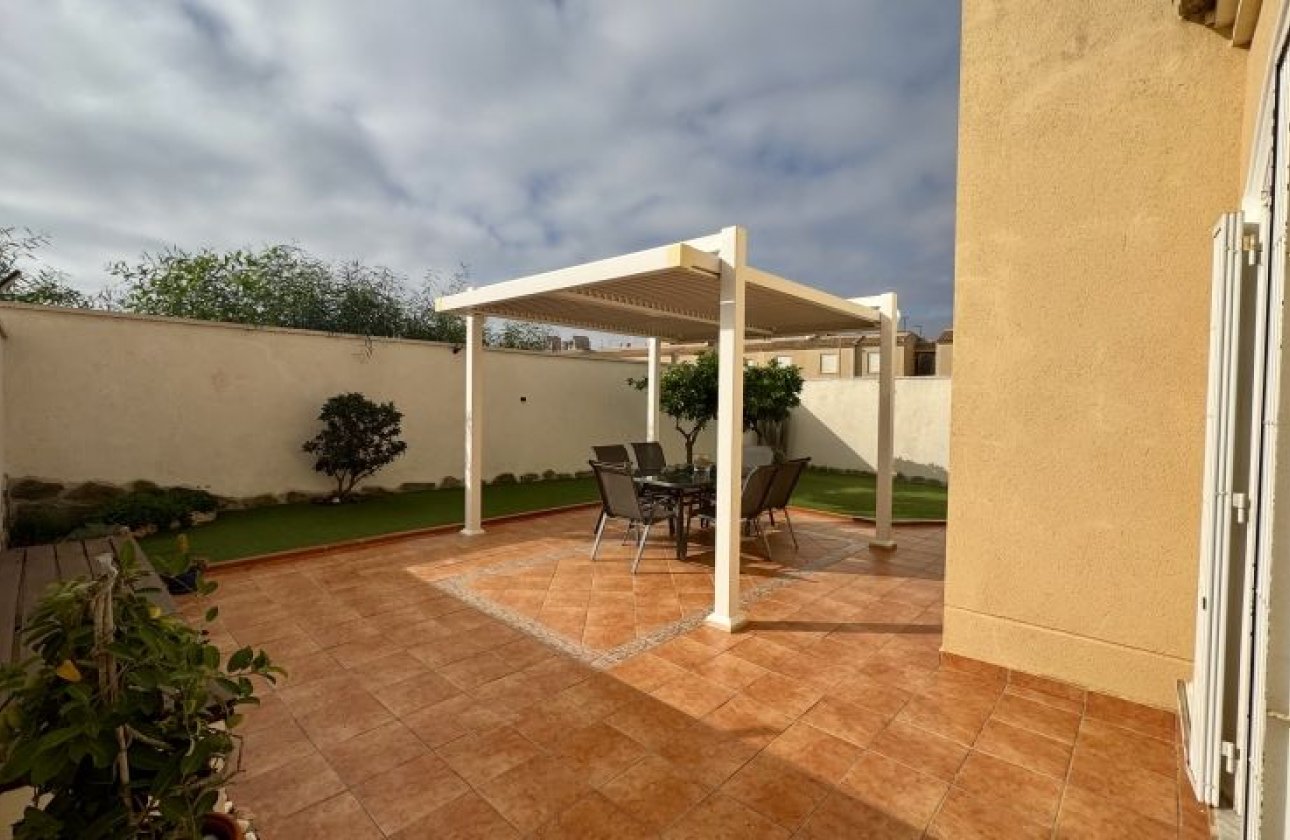 Resale - Villa - Torrevieja