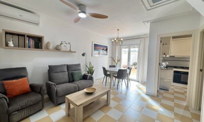 Resale - Villa - Torrevieja