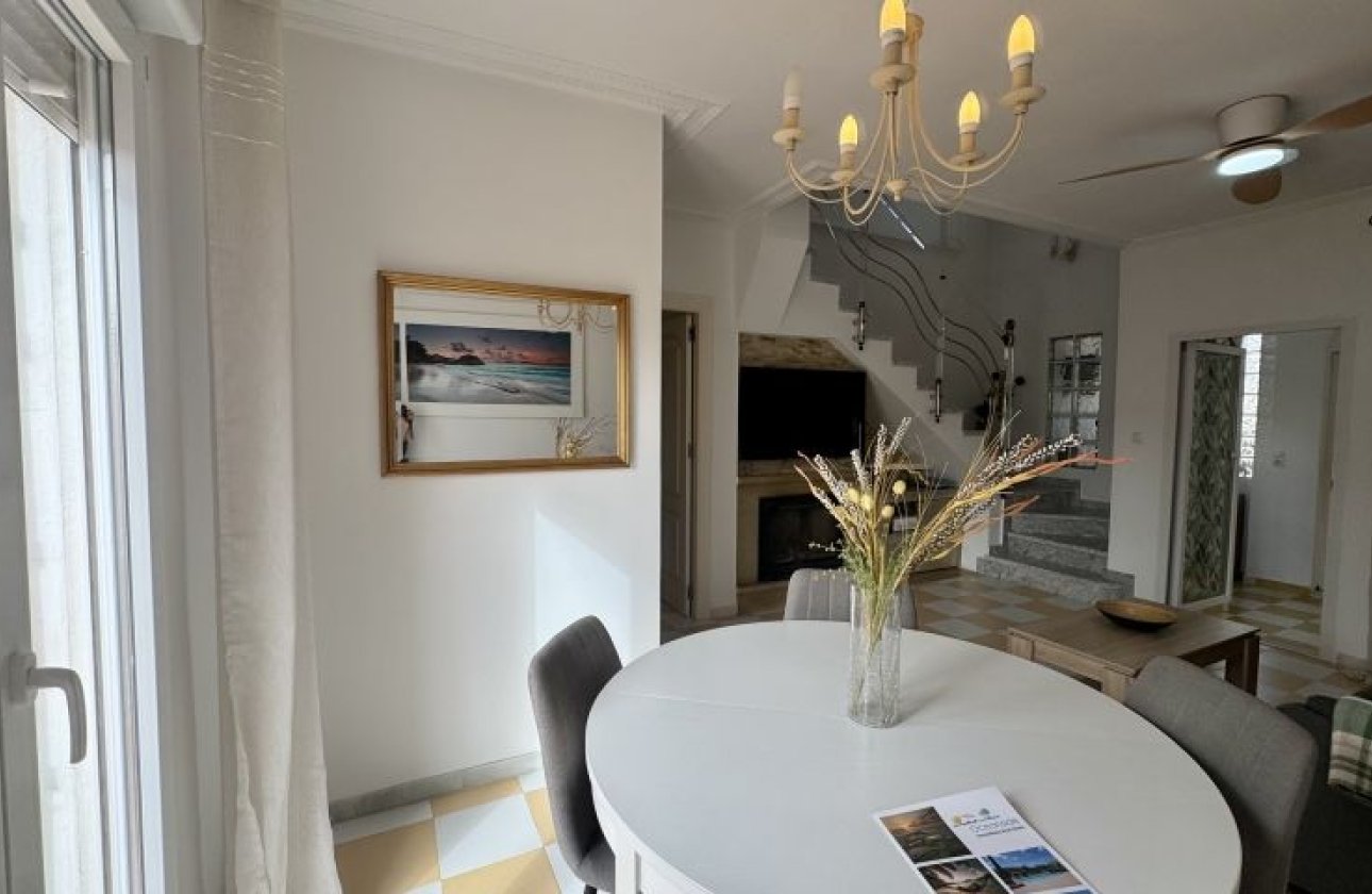 Resale - Villa - Torrevieja
