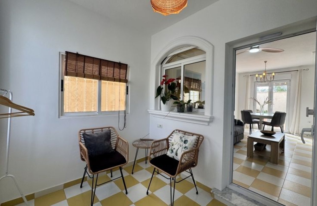 Resale - Villa - Torrevieja