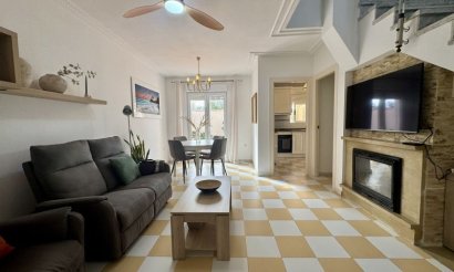 Resale - Villa - Torrevieja
