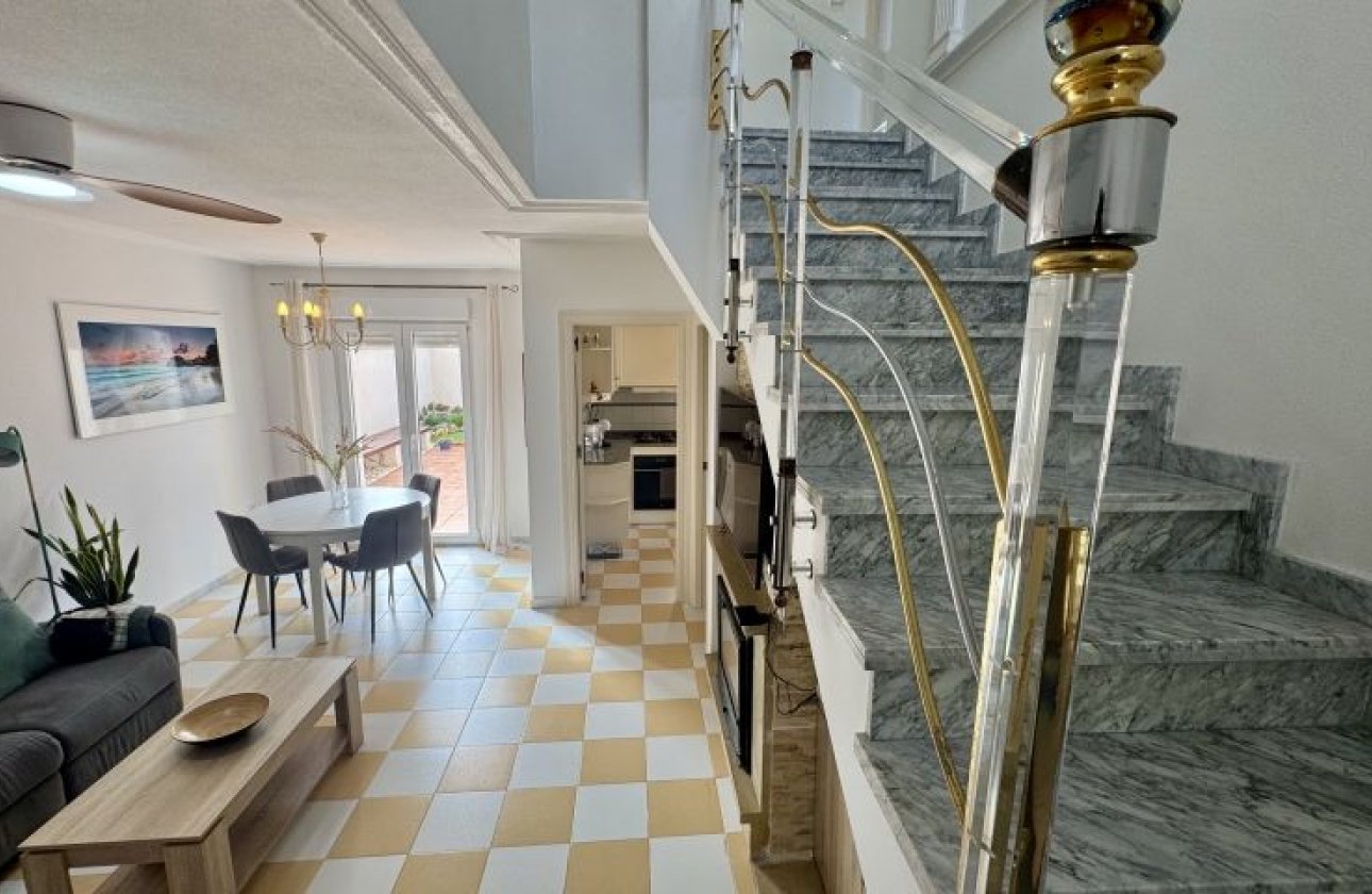 Resale - Villa - Torrevieja