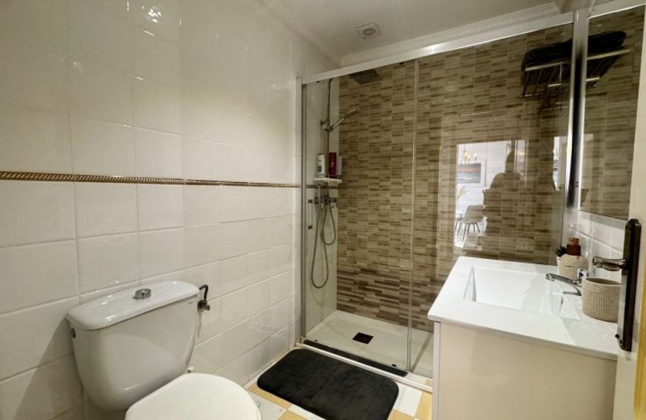 Resale - Villa - Torrevieja