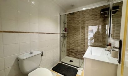 Resale - Villa - Torrevieja