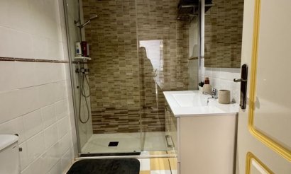 Resale - Villa - Torrevieja