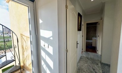 Resale - Villa - Torrevieja
