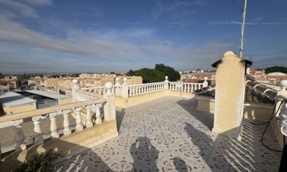 Resale - Villa - Torrevieja