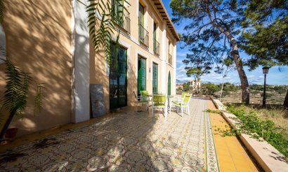 Resale - Villa - Alicante - Center