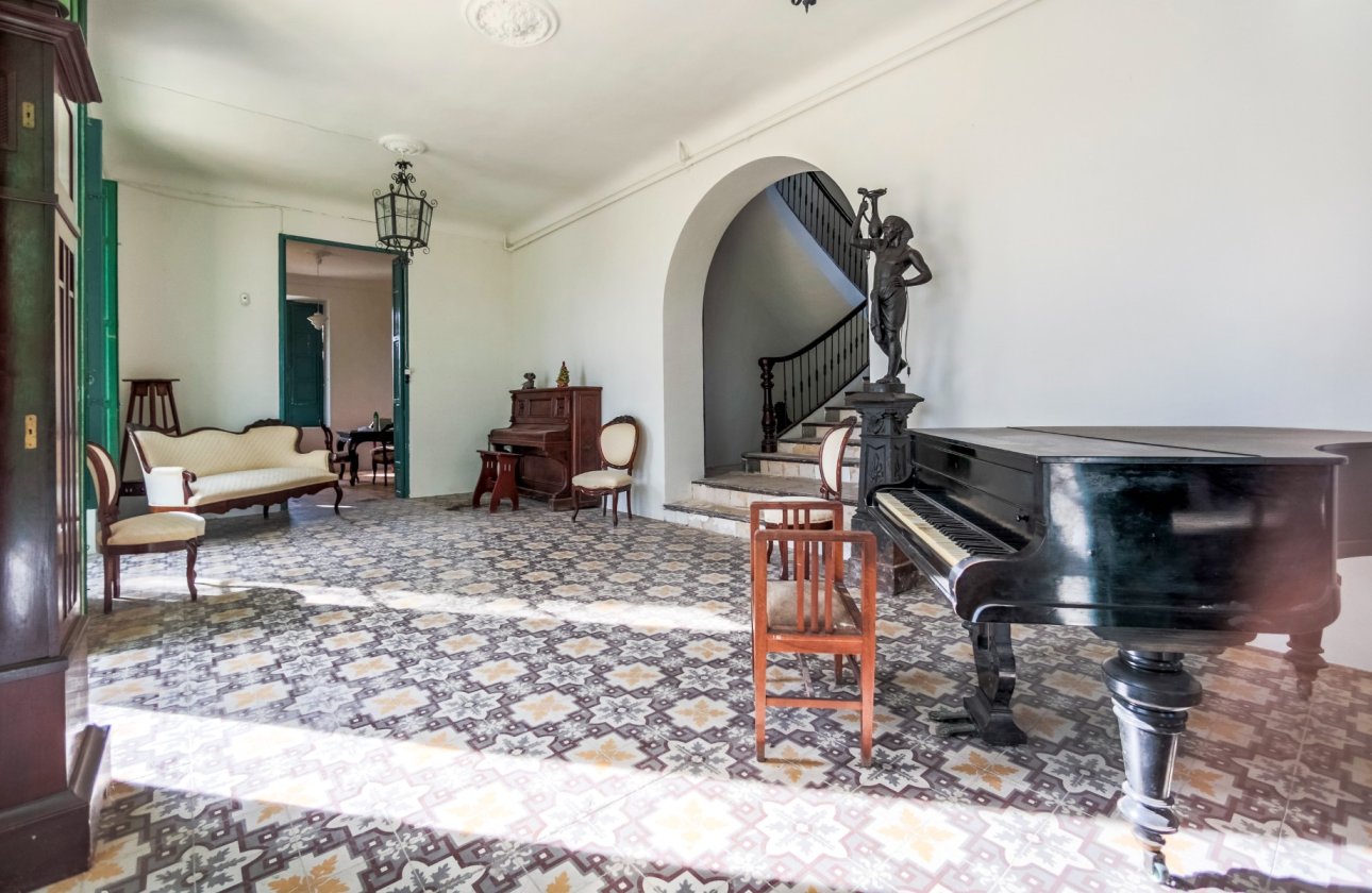 Resale - Villa - Alicante - Center
