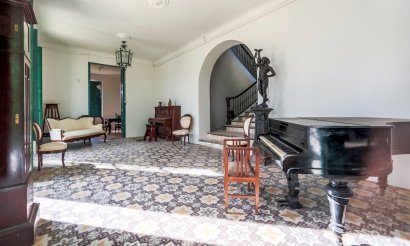 Resale - Villa - Alicante - Center