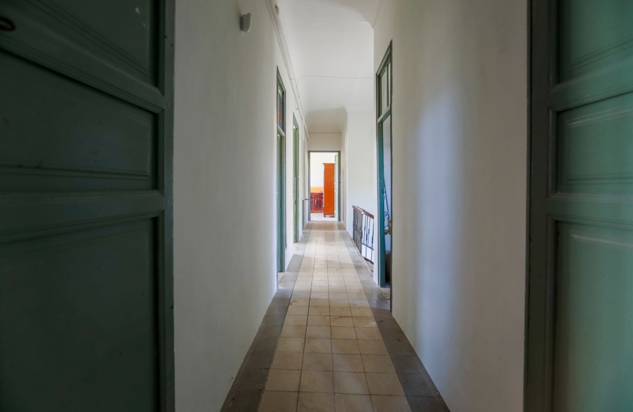 Resale - Villa - Alicante - Center