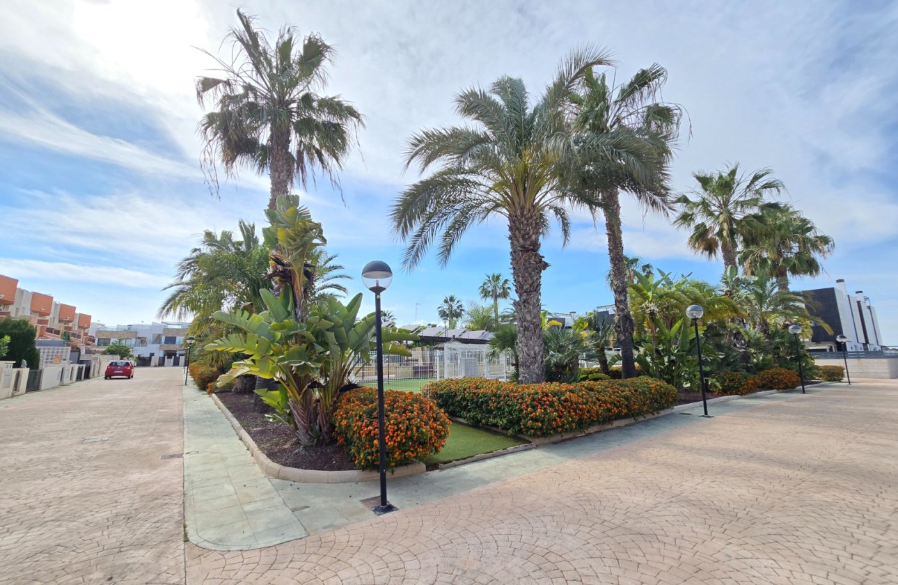 Resale - Apartment / flat - Orihuela Costa - Villamartín *