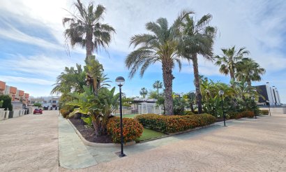 Resale - Apartment / flat - Orihuela Costa - Villamartín *