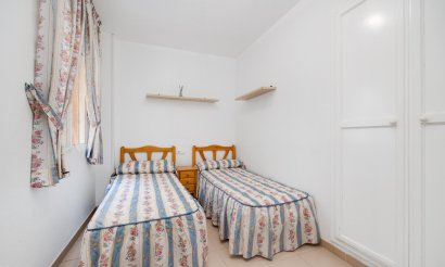 Resale - Bungalow - Torrevieja - playa de los naufragos