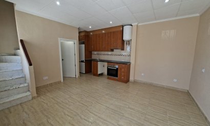 Resale - Townhouse - La Marina - La Marina - Urbanization