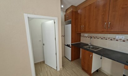 Resale - Townhouse - La Marina - La Marina - Urbanization