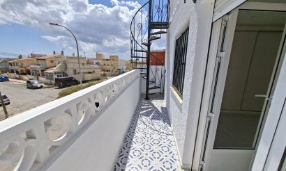 Resale - Townhouse - La Marina - La Marina - Urbanization