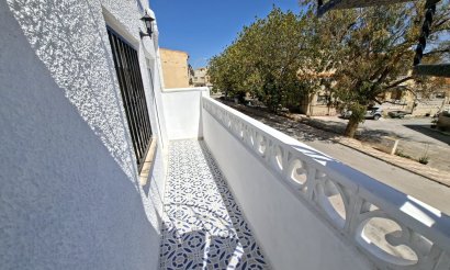 Resale - Townhouse - La Marina - La Marina - Urbanization