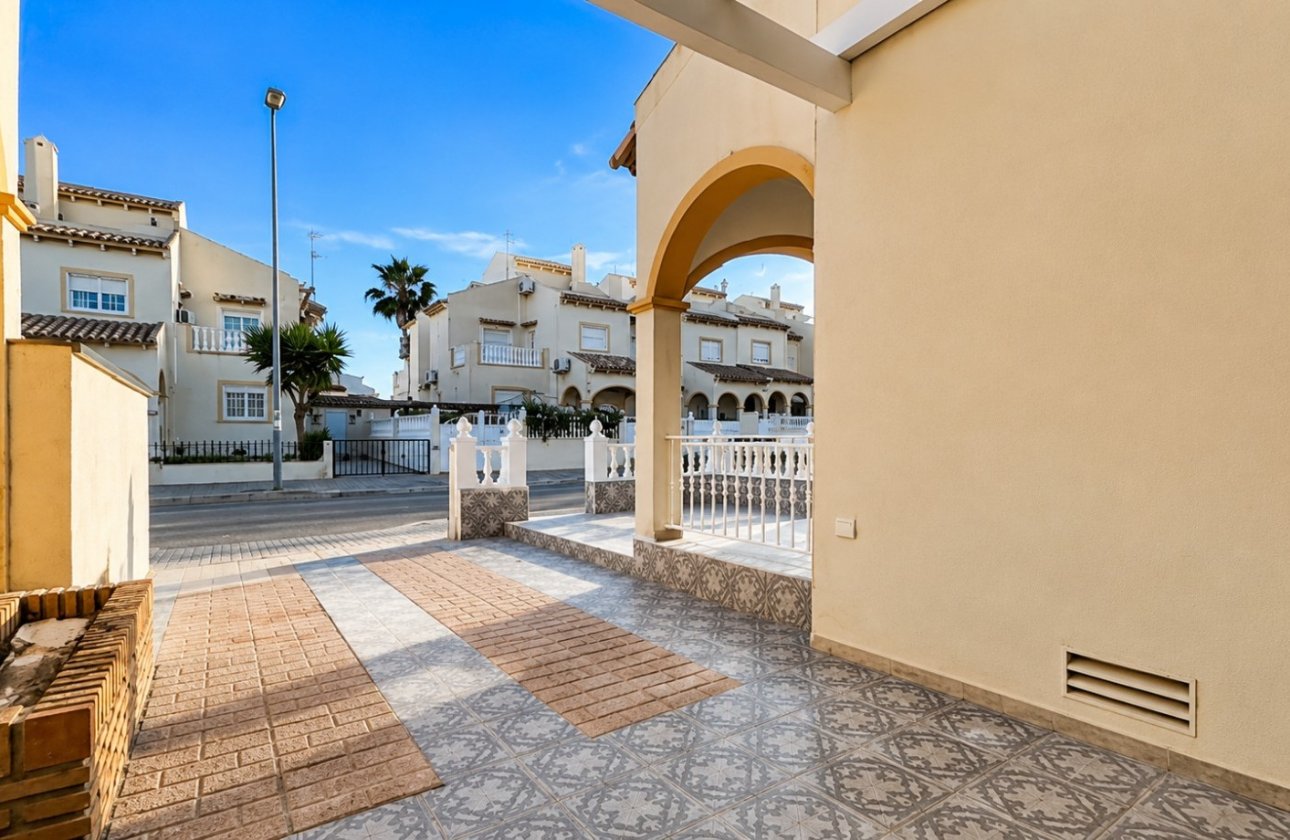 Resale - Townhouse - Orihuela Costa - Los Almendros