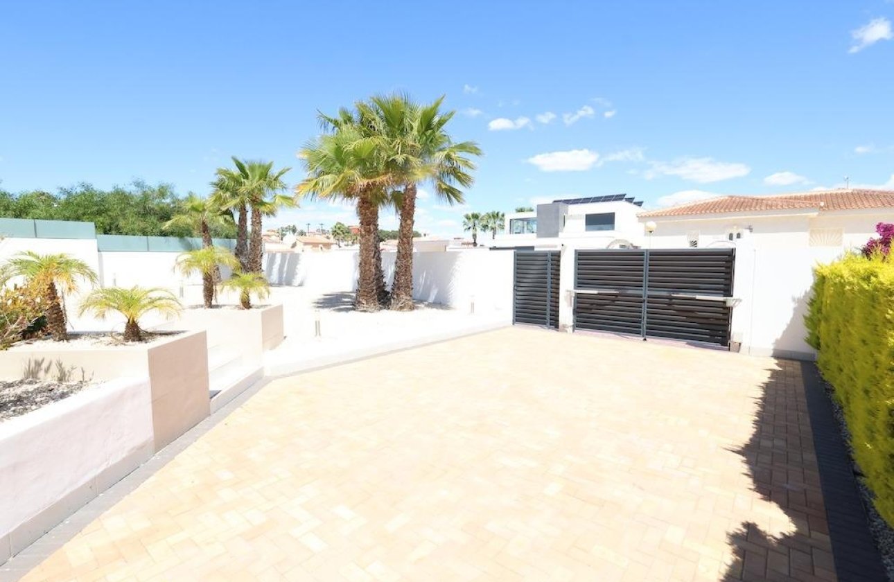 Resale - Villa - Rojales - La Marquesa