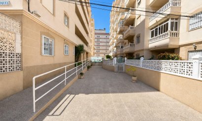 Resale - Apartment / flat - Torrevieja - Nueva Torrevieja