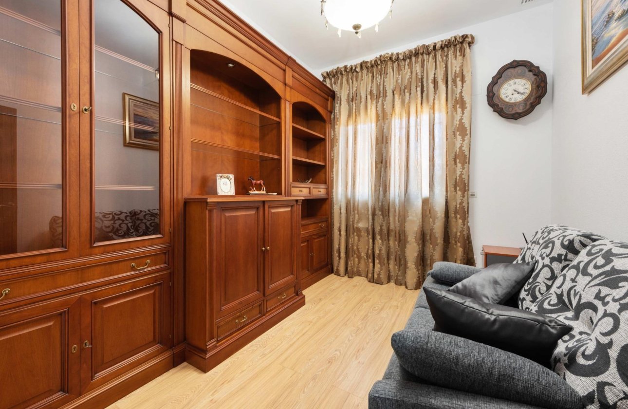 Resale - Villa - Orihuela Costa - Campoamor
