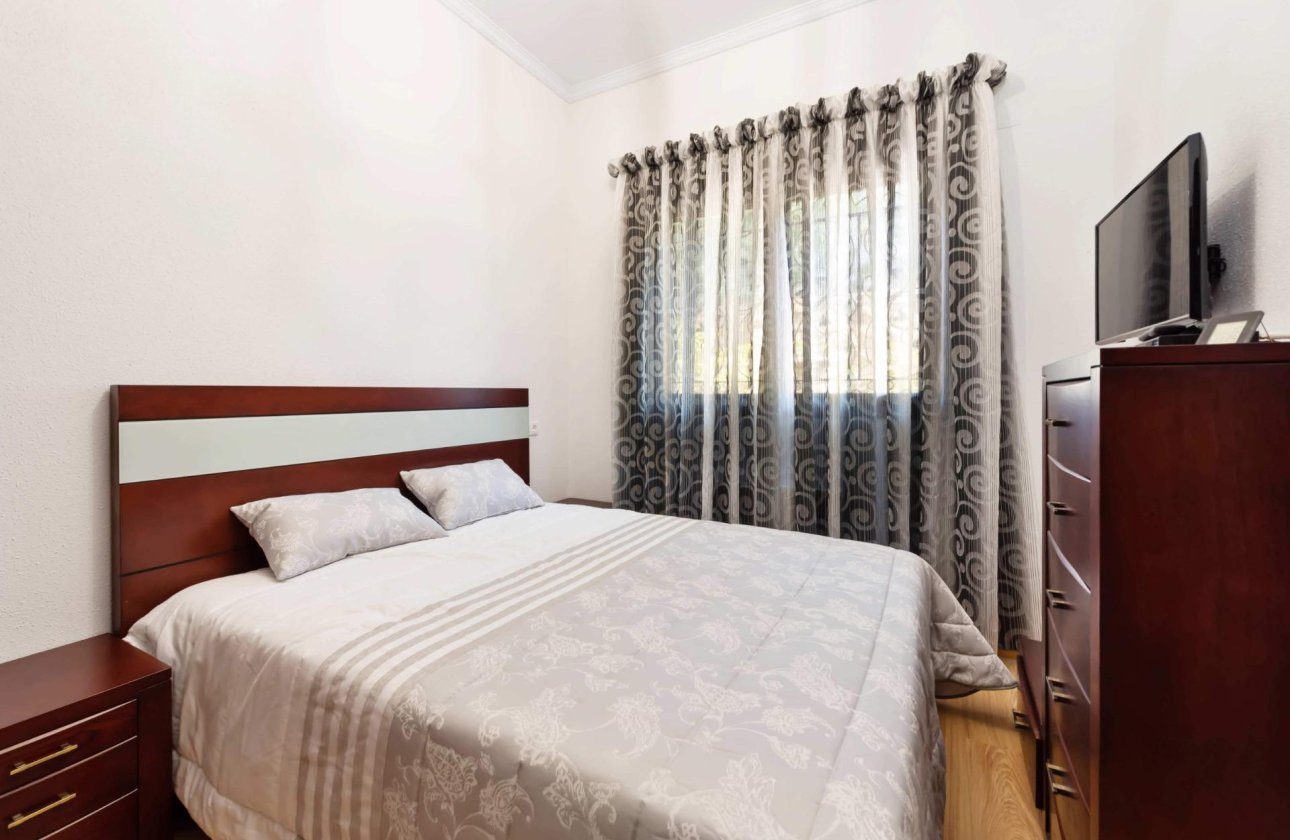 Resale - Villa - Orihuela Costa - Campoamor