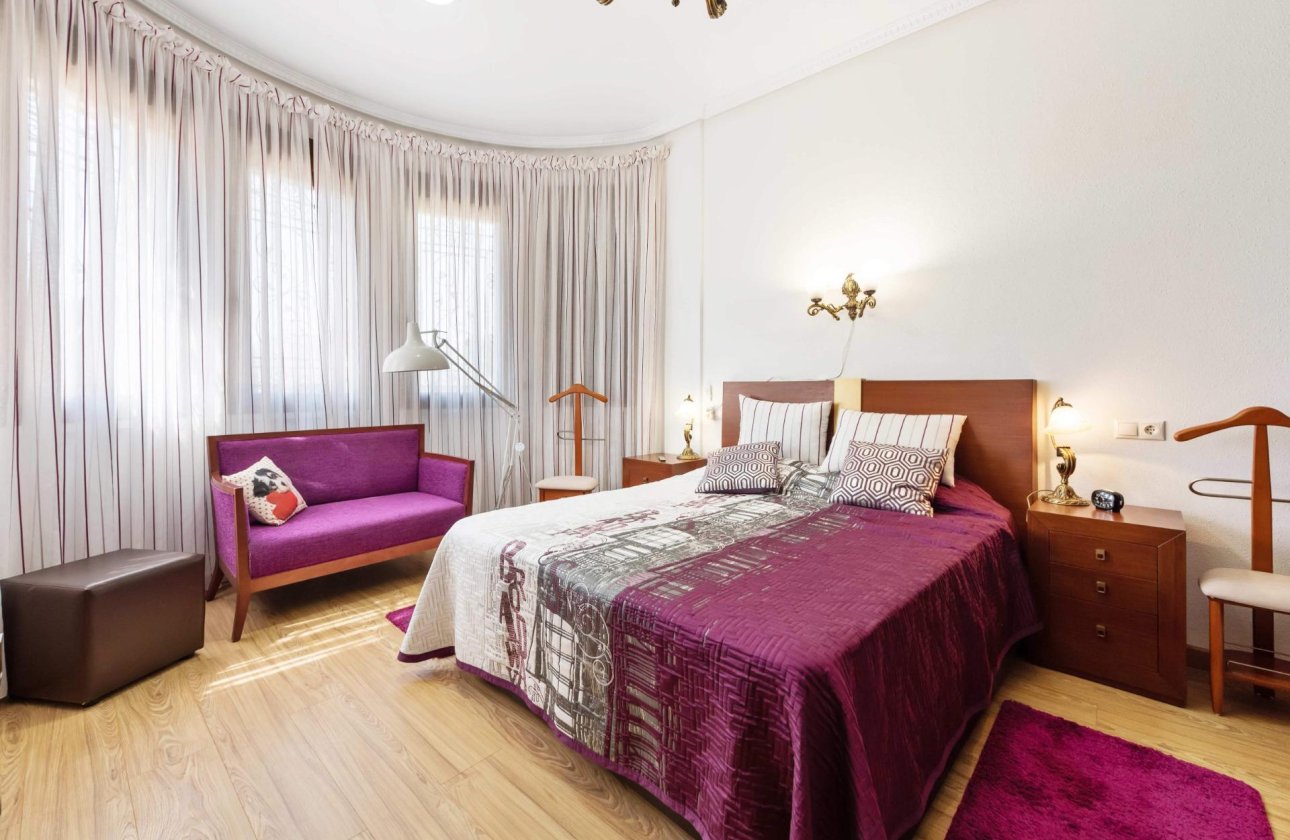 Resale - Villa - Orihuela Costa - Campoamor