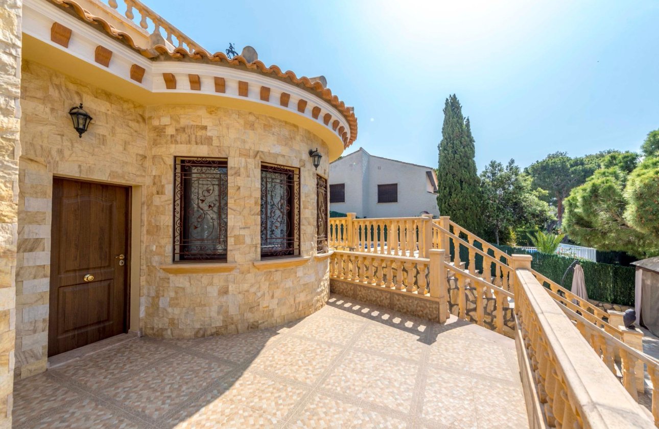 Resale - Villa - Orihuela Costa - Campoamor