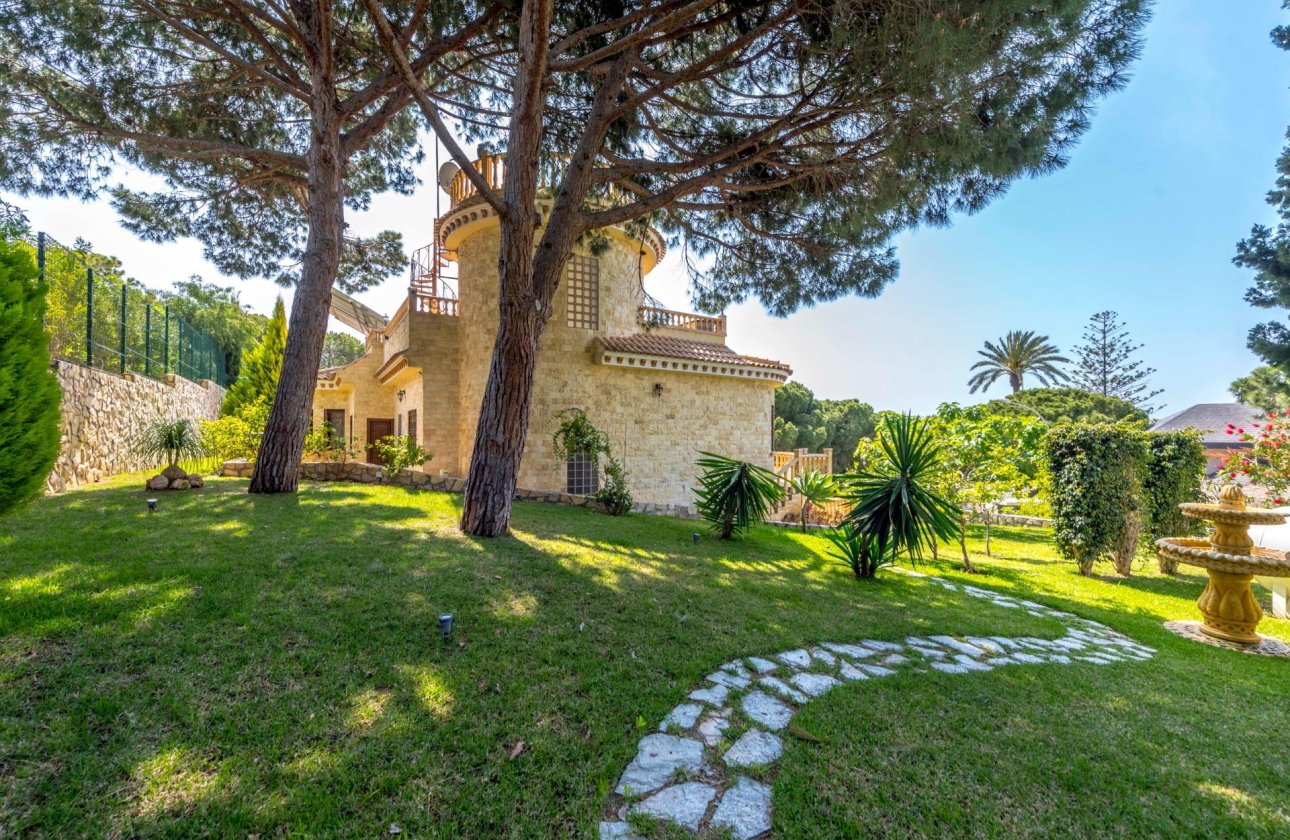 Resale - Villa - Orihuela Costa - Campoamor