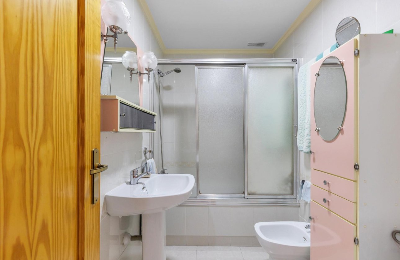 Resale - Apartment / flat - Torrevieja - Playa del Cura