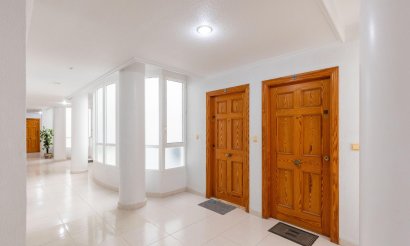 Resale - Apartment / flat - Torrevieja - Playa del Cura