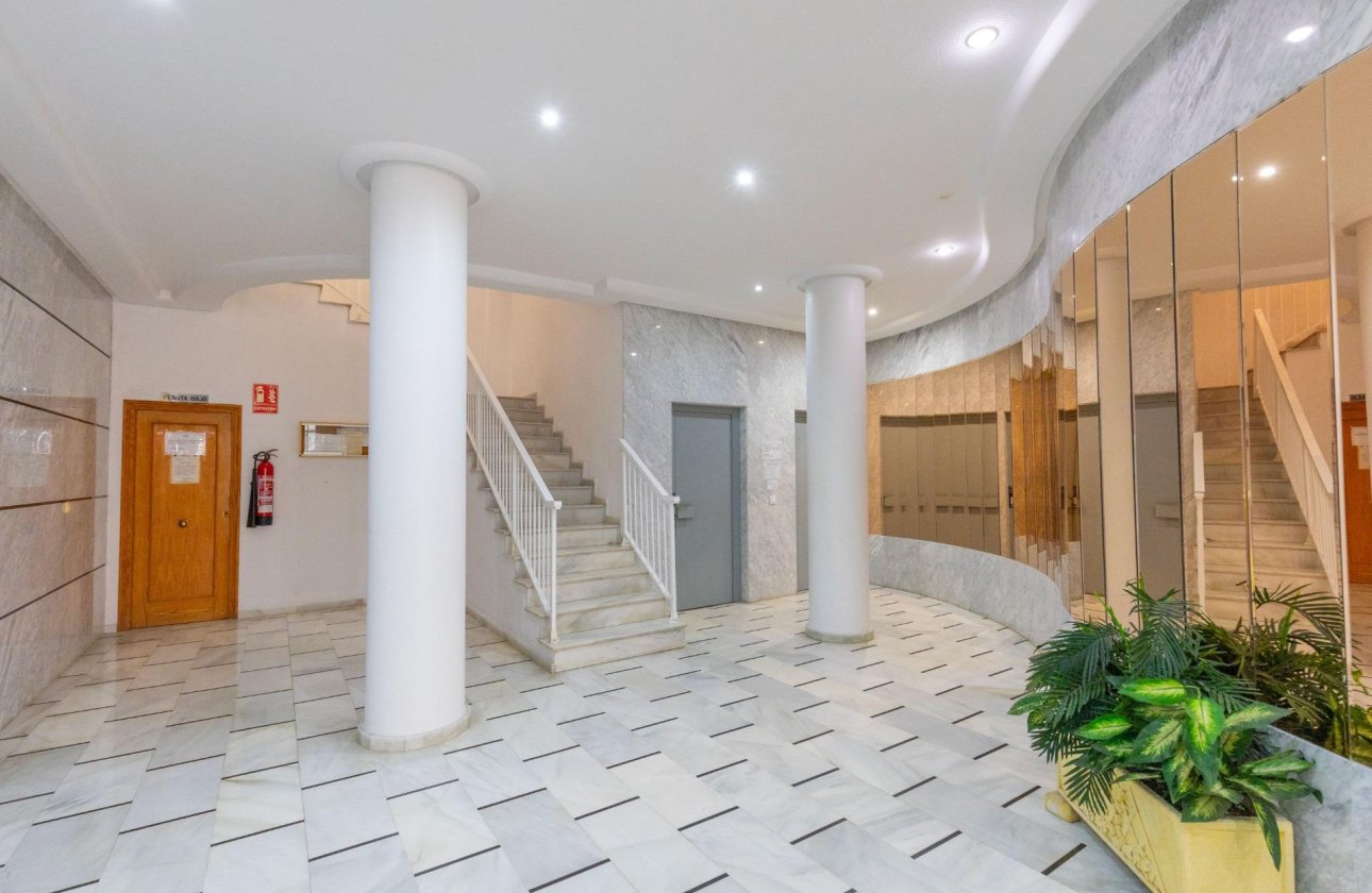 Resale - Apartment / flat - Torrevieja - Playa del Cura