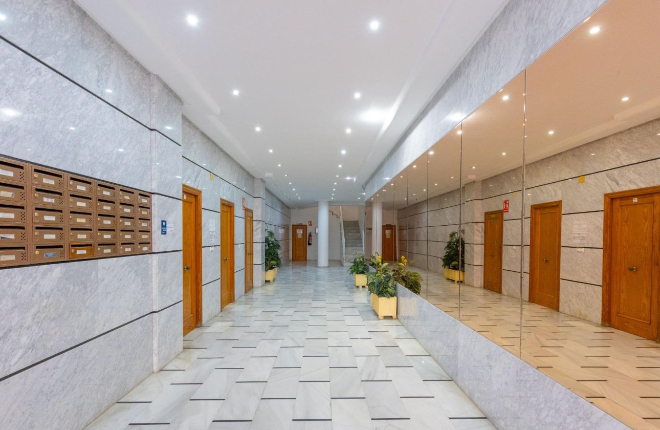 Resale - Apartment / flat - Torrevieja - Playa del Cura