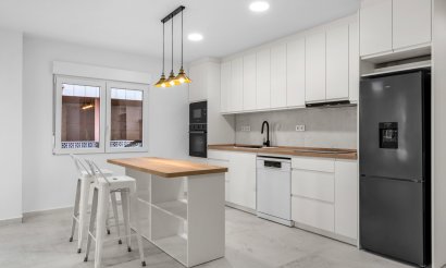 Resale - Apartment / flat - Torrevieja - Playa del Acequión