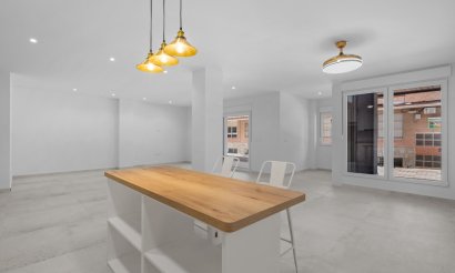 Resale - Apartment / flat - Torrevieja - Playa del Acequión