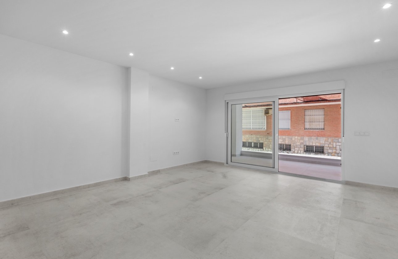 Resale - Apartment / flat - Torrevieja - Playa del Acequión
