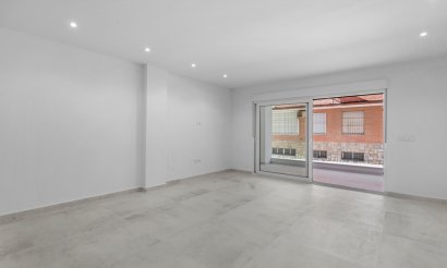 Resale - Apartment / flat - Torrevieja - Playa del Acequión