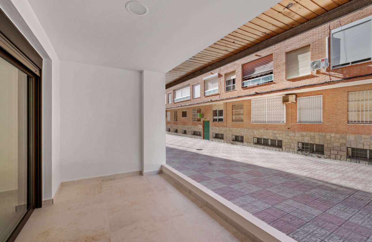Resale - Apartment / flat - Torrevieja - Playa del Acequión