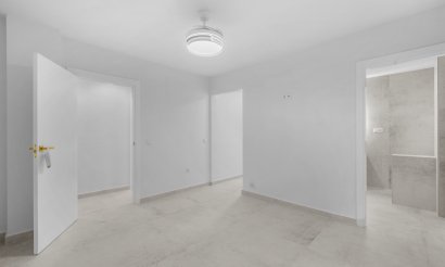 Resale - Apartment / flat - Torrevieja - Playa del Acequión