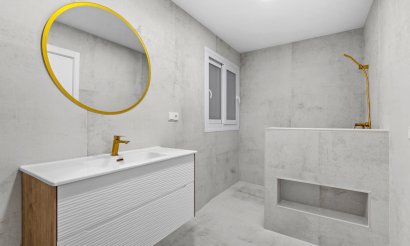 Resale - Apartment / flat - Torrevieja - Playa del Acequión