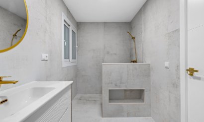 Resale - Apartment / flat - Torrevieja - Playa del Acequión