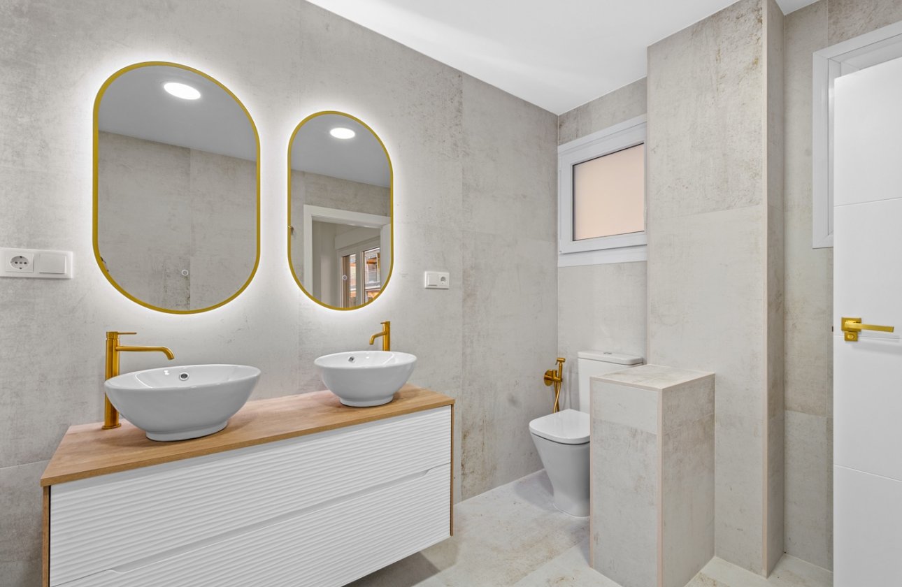 Resale - Apartment / flat - Torrevieja - Playa del Acequión