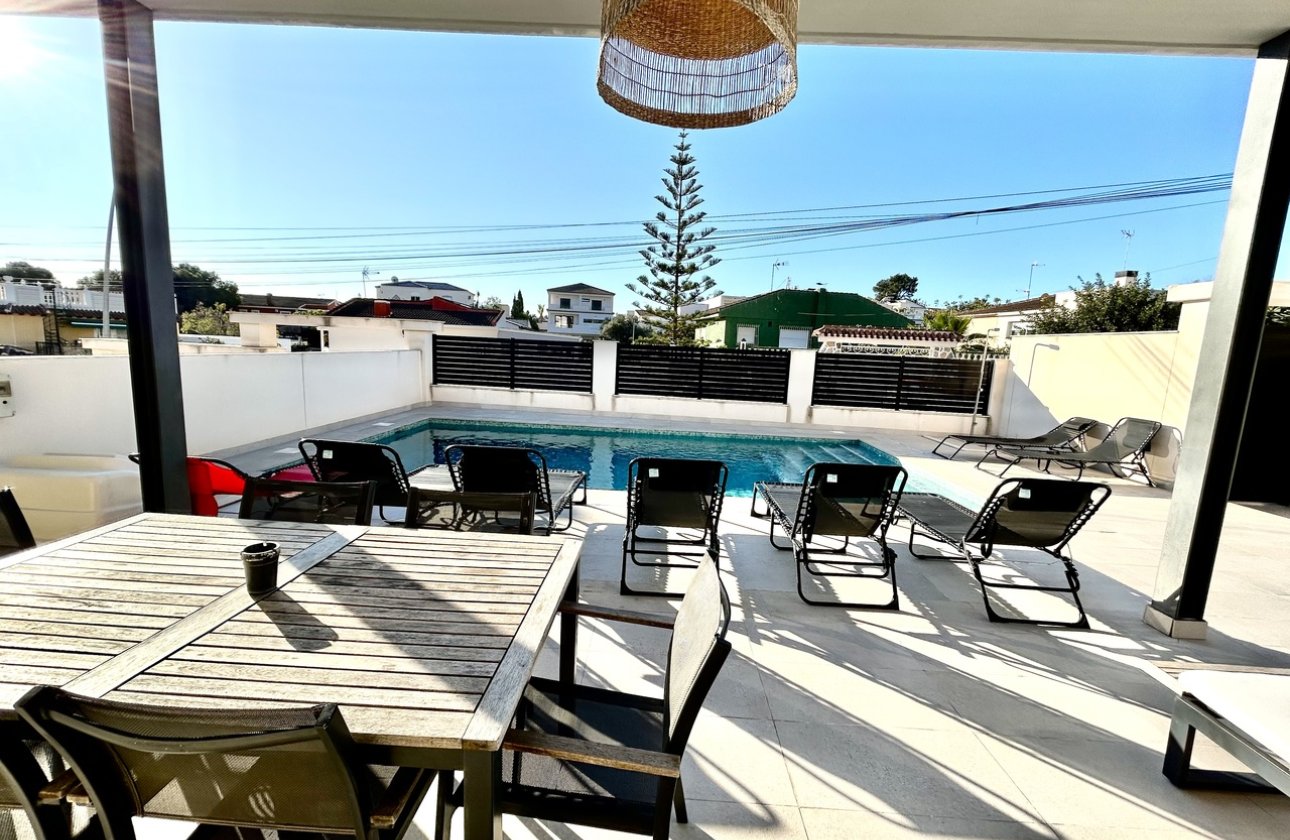 Resale - Villa - Los Balcones