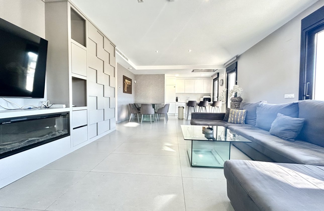 Resale - Villa - Los Balcones