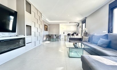 Resale - Villa - Los Balcones