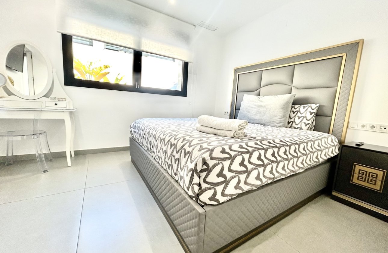 Resale - Villa - Los Balcones