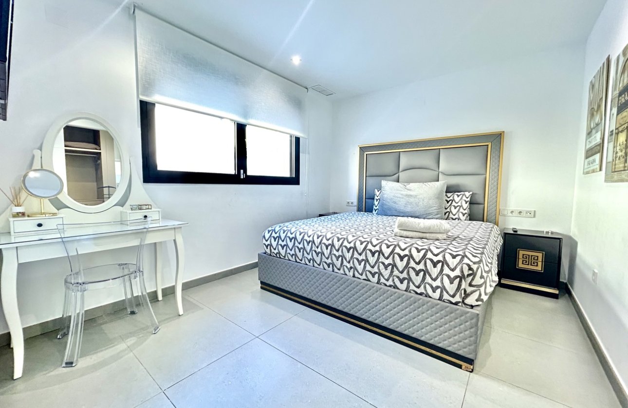 Resale - Villa - Los Balcones